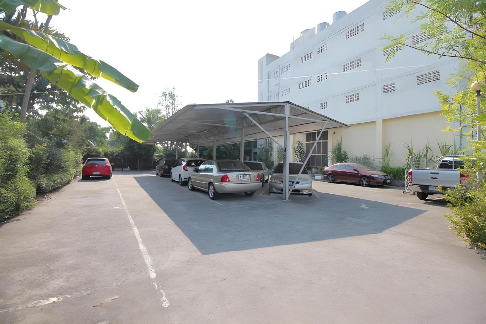 Super Oyo 498 Ladawan Villa Bangkok Eksteriør billede