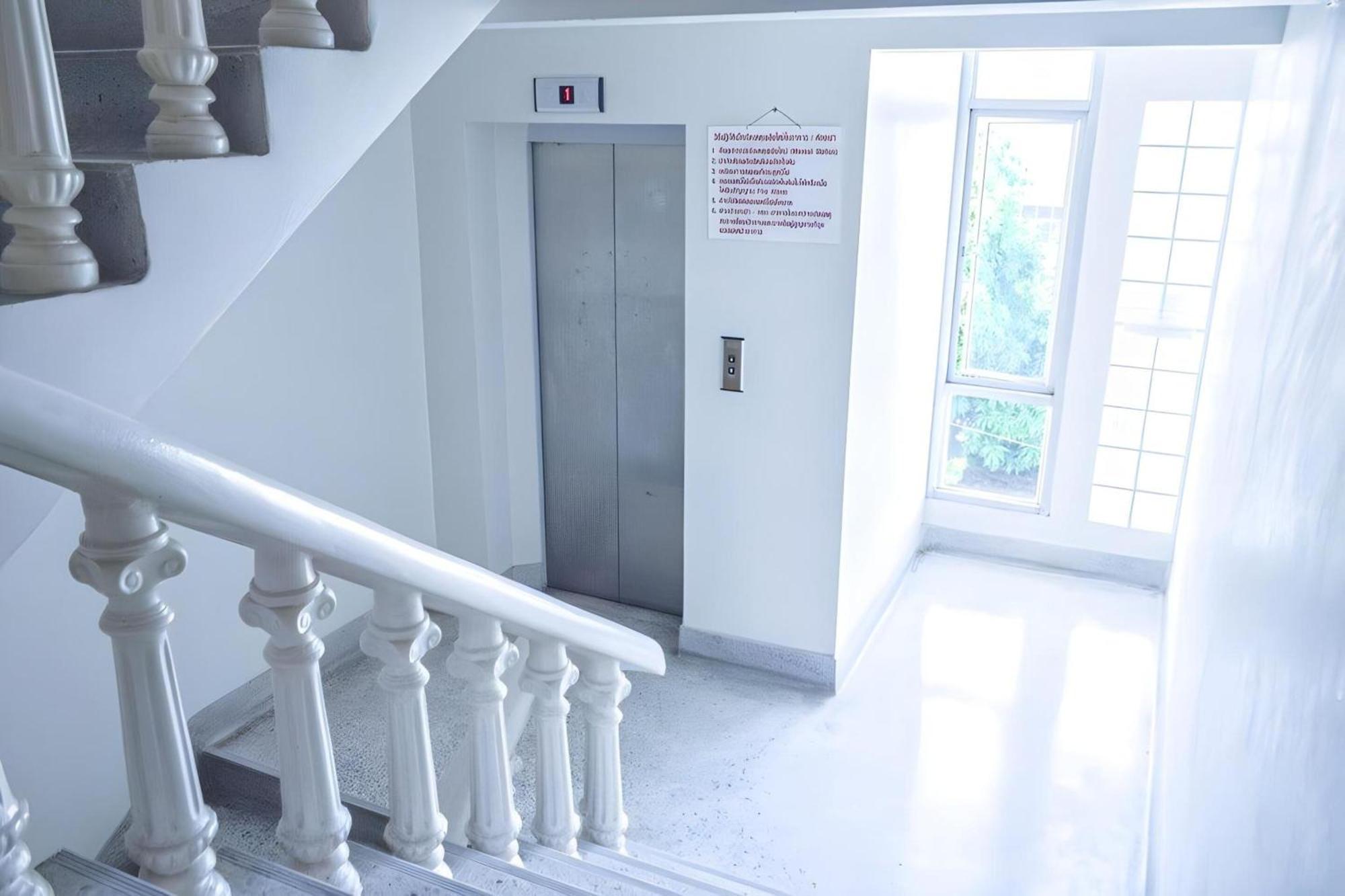Super Oyo 498 Ladawan Villa Bangkok Eksteriør billede